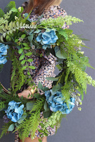 Hortensja Blue Redia, wianek ozdobny z niebieskimi kwiatami