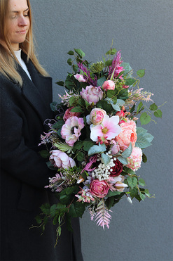 Lisa Milla Laos, kompozycja nagrobna w ceramicznej łódce, dł.87cm  