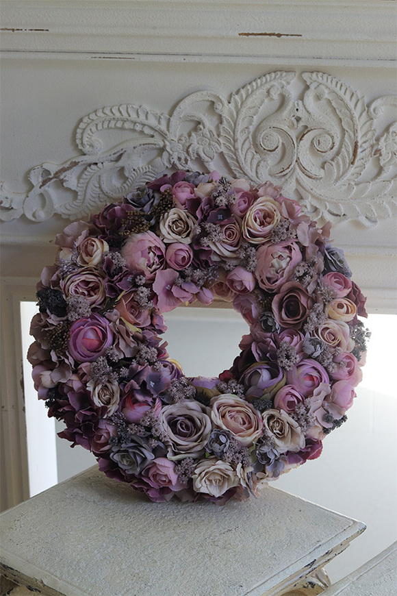 Pranella Light, fioletowy wianek na drzwi