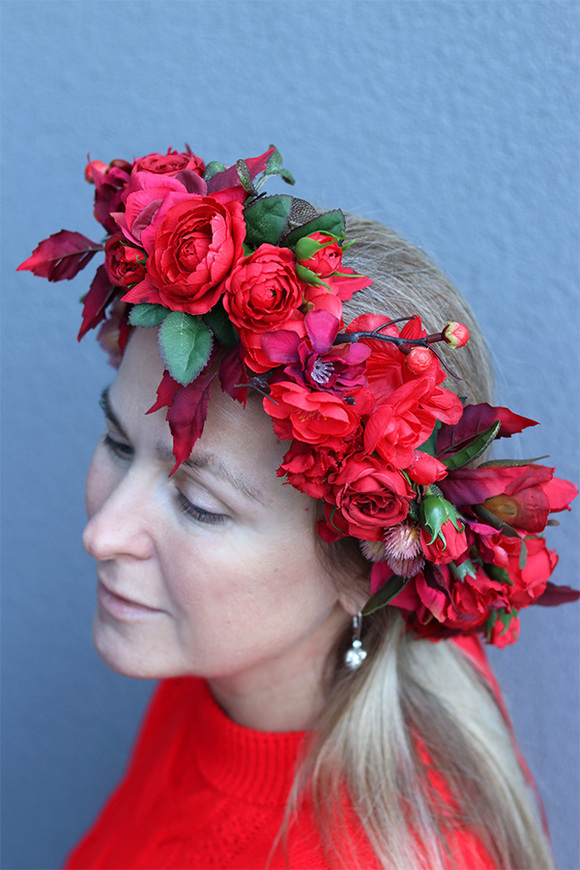 Jasmina Red, czerwony wianek na głowę ze sztucznych kwiatów