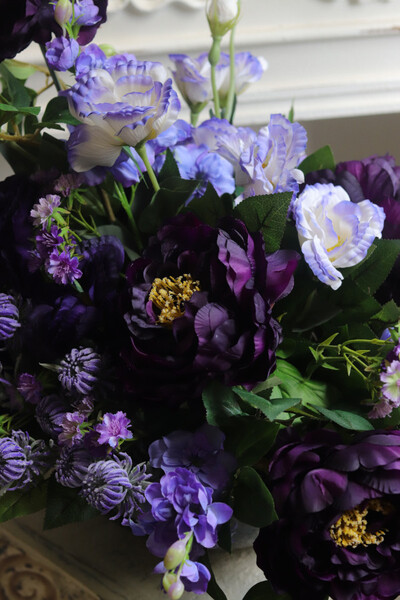 Purple Day, kompozycja nagrobna w misie