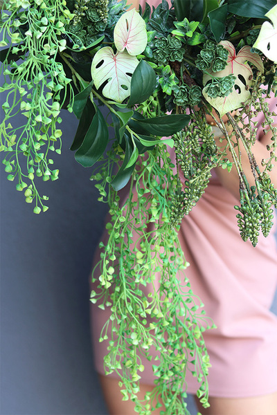 Zielona Kraina, zielony wianek na drzwi z monsterą