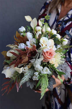 Jesień jest Piękna, kompozycja kwiatowa w wazonie, wys.57cm 