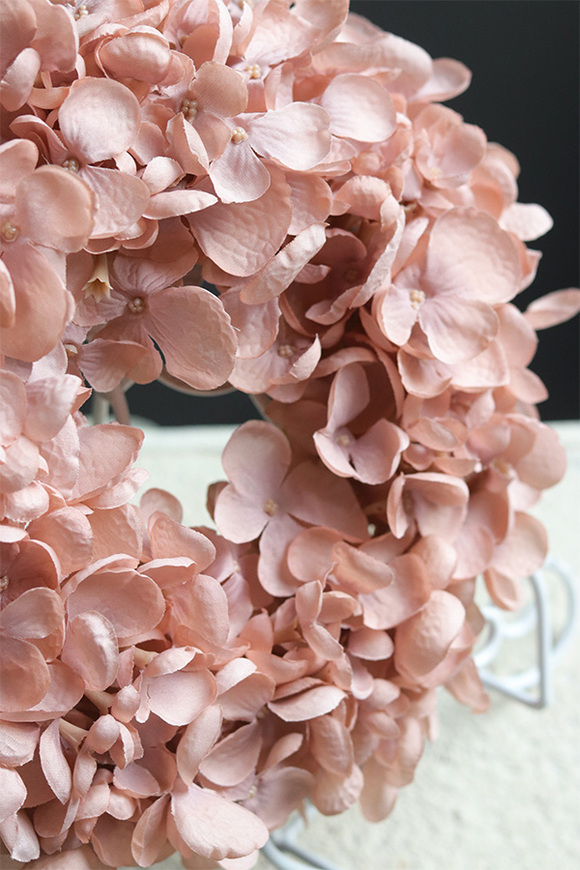 Leossi Cappuccino, dekoracyjny wianek z hortensji