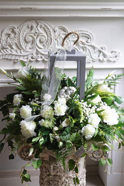 Angelo Garden Wood Bielia, kompozycja nagrobna z aniołem w lampionie, wys.40cm