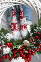 Skrzaty Zimowe, bożonarodzeniowy wianek na drzwi