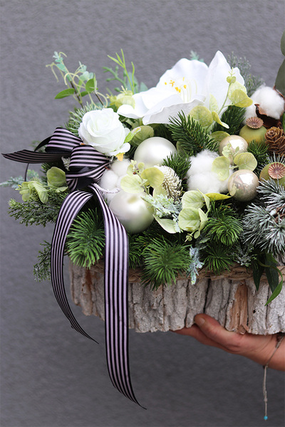 Biel Zimy, kompozycja nagrobna w skrzynce