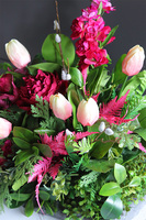 Filomeni Volcan, kompozycja nagrobna na ciężkiej tacy