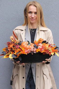 Pomarańczovy Laos, jesienna kompozycja kwiatowa z dynią, wym.32x57cm