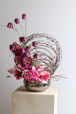 OD RĘKI Spring Power, kompozycja wiosenna w naczyniu, wys.57cm 