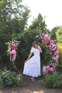 Wedding Ring, obręcz stojąca z dekoracją kwiatową, śr.2m 