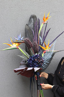 Mortario Strelicja, duży nowoczesny bukiet nagrobny