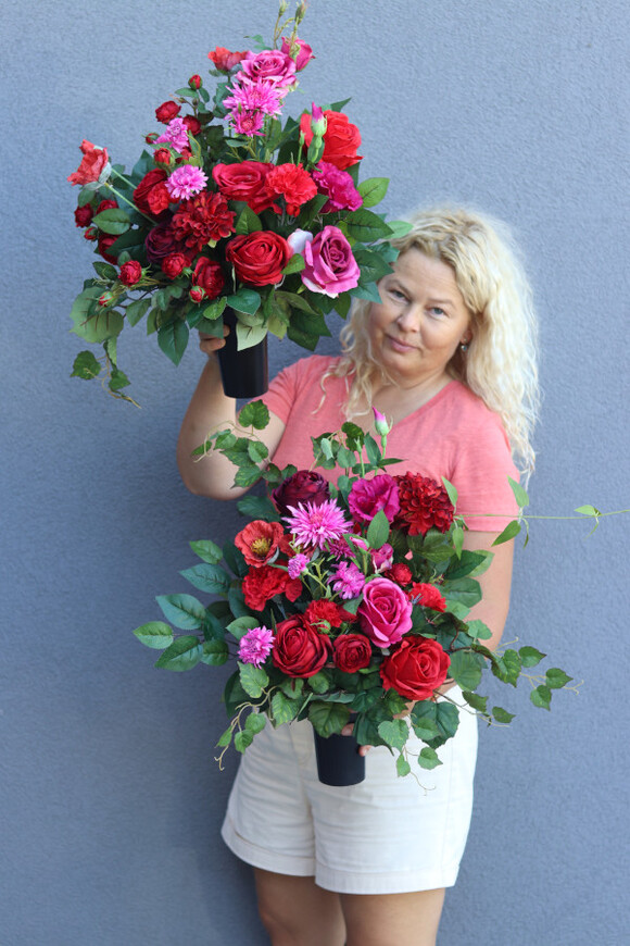 Red Pink Dekorea, bukiet nagrobny we wkładzie