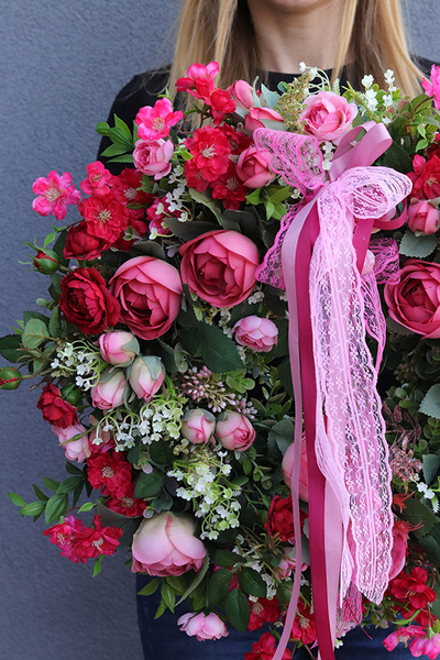 Różany Świat, różowy wianek na drzwi