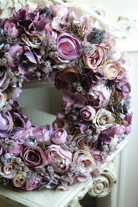 Pranella Light, fioletowy wianek na drzwi