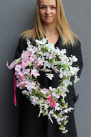 Wiosenne Ogródki, asymetryczny wianek z motylami