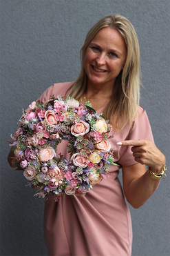 Kerra, wianek kwiatowy na drzwi, śr.30cm   