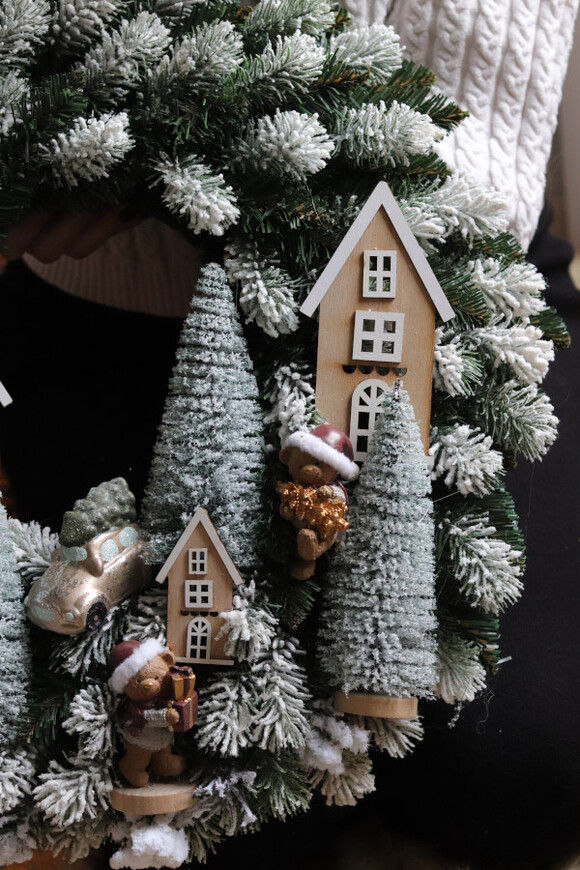 Santa's Comin to Town, świąteczny wianek dekoracyjny