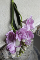 Frezje, gumowe sztuczne kwiaty, gałązka liliowa