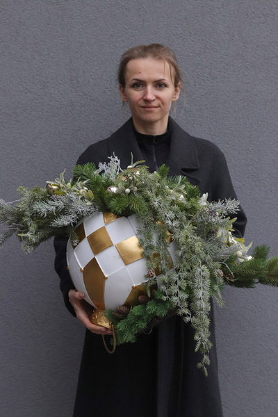 Xmas Explosion, złota dekoracja świąteczna w bombce