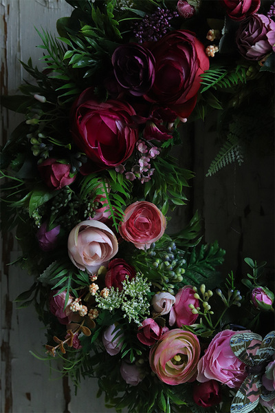 Pink Butterfly, kwiatowy wianek z motylem