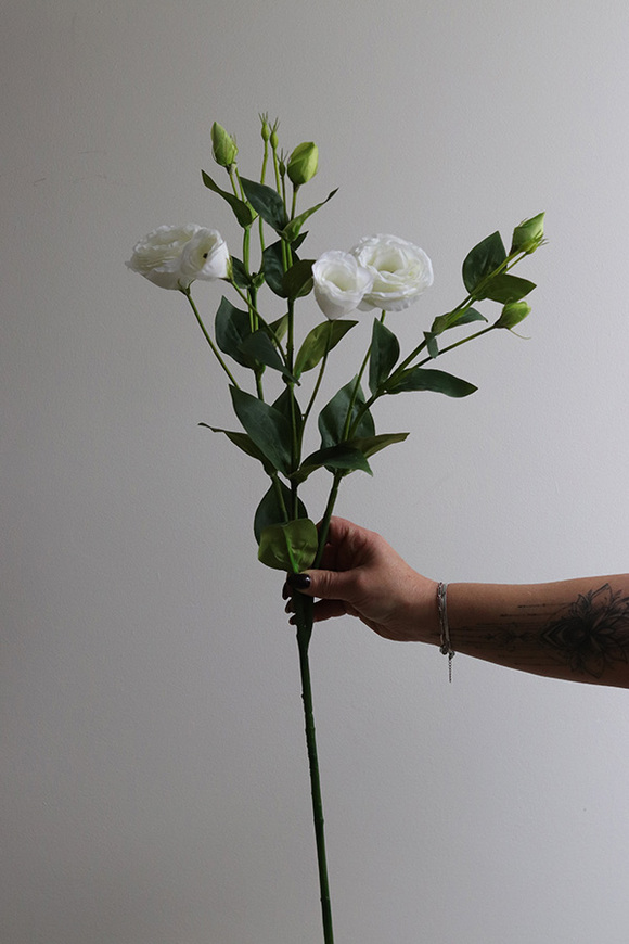 Eustoma White, gałązka sztucznej eustomy, 1szt. dł.75cm