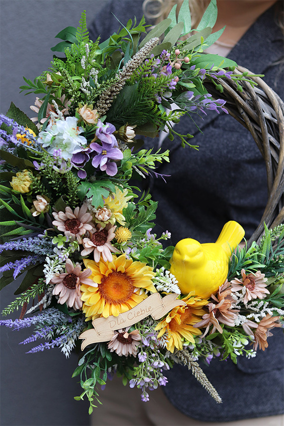 Wiosna dla Ciebie, asymetryczny wianek na drzwi z ptaszkiem