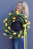 Katie Tulips Yellow, wiosenny wianek z tulipanów