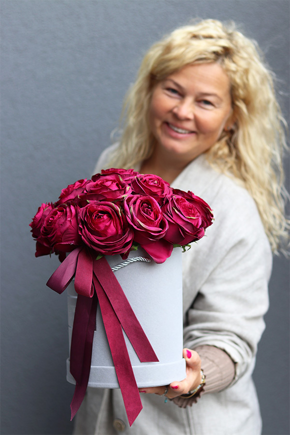 elegancki flowerbox z amarantowymi różami, Deep Pink