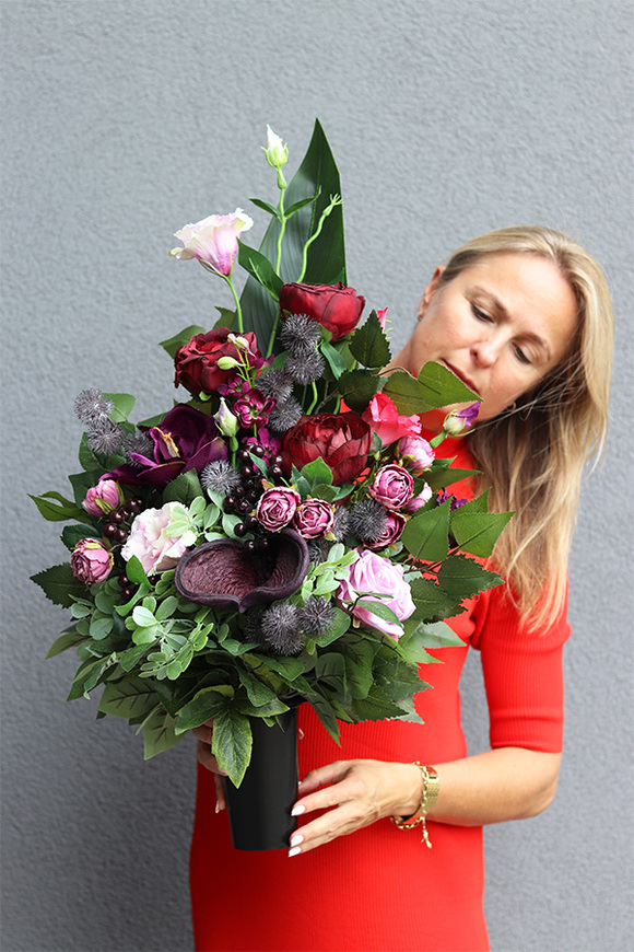 England New, bukiet nagrobny z jagodami we wkładzie