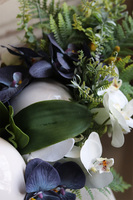 Laos Dekoriano, kompozycja kwiatowa w podłużnym naczyniu - łódce, dł.85cm 