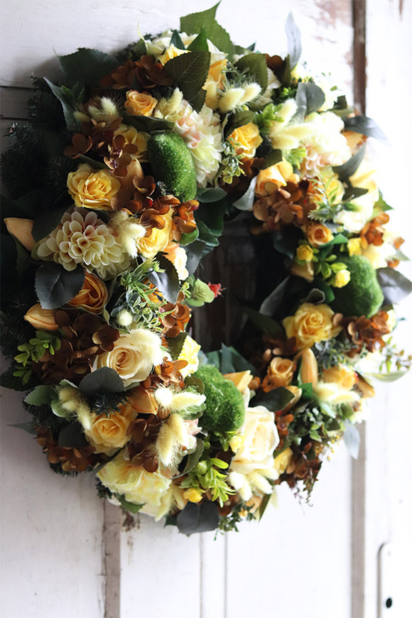 Goldita, bogaty wieniec nagrobny na igle, śr.50cm 