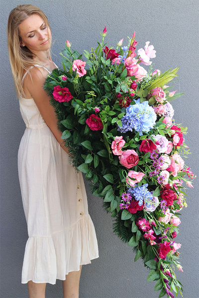 Kolorowa Giganta, duża wiązanka nagrobna