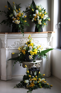 Angelo Floresa Amira, kompozycja nagrobna w lampionie, wys.40cm