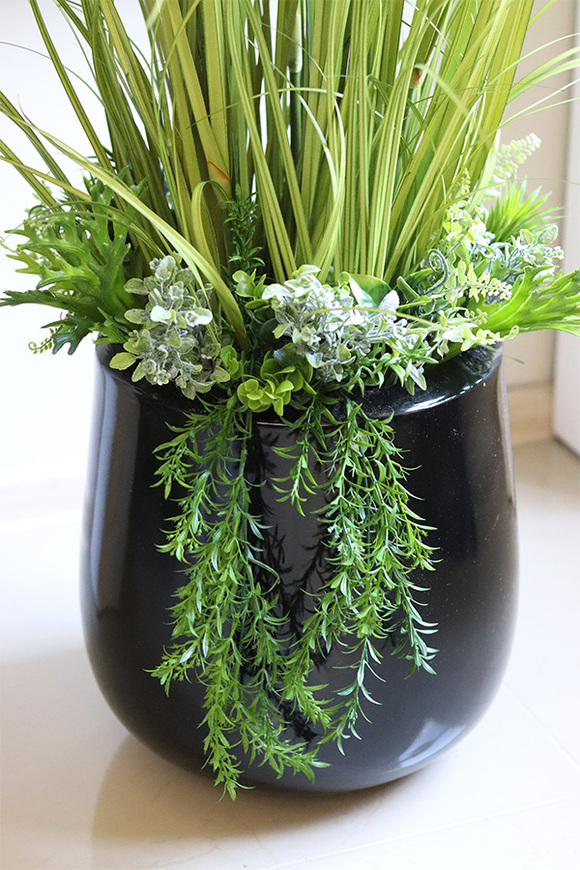 Green Terrance Fiberglass, sztuczna trawa w czarnej donicy