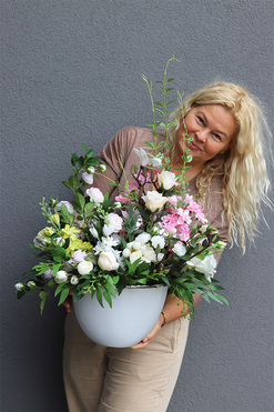 Pink Summer Cinderella, efektowna kompozycja kwiatowa, wym.54x75cm