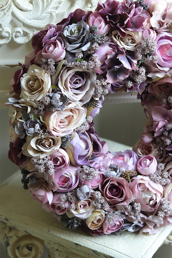 Pranella Light, fioletowy wianek na drzwi