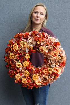 Orangia Rose 2, pomarańczowy wianek na drzwi, śr.60cm