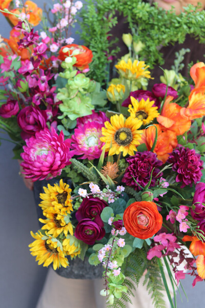 Volcan Breda, nowoczesna kompozycja nagrobna w misie