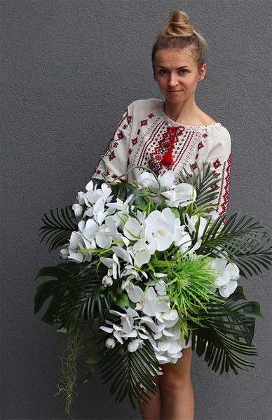 Czysta Biel Cesarska, elegancka kompozycja nagrobna w naczyniu