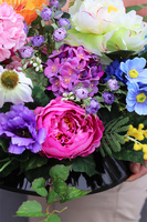 Kolorowa Nuta, kompozycja nagrobna w misie