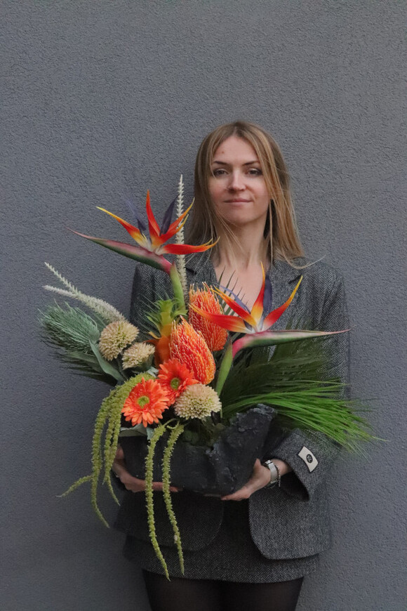 Amazonka Volcan, komplet dekoracji nagrobnych, kompozycja + bukiet