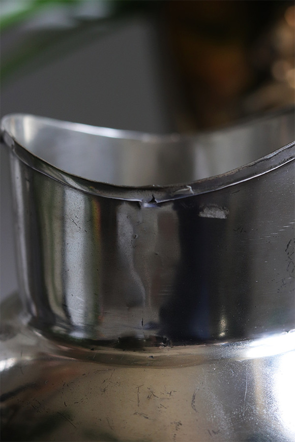 Vinted, metalowy dzbanek