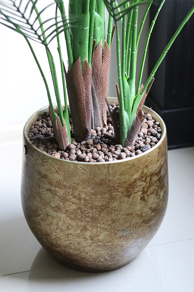 Palma Gold Hilton, sztuczna roślina w czarnej donicy