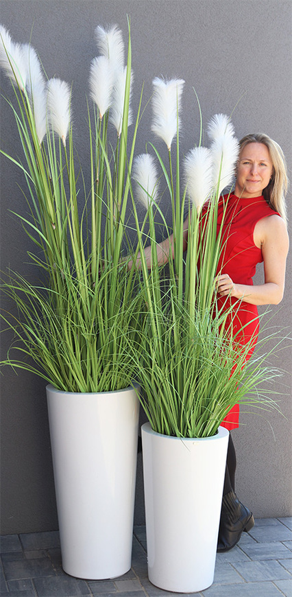 Delanti, wysoka kompozycja ze sztucznej trawy, wys.185cm