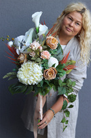 Beige Renato, bukiet nagrobny z kalią