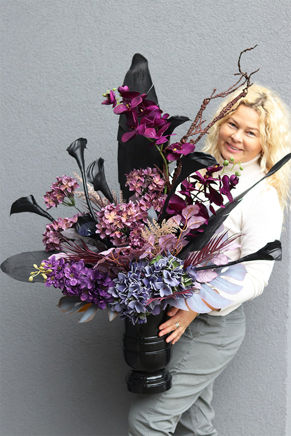 Euforita, nowoczesny bukiet nagrobny w wazonie