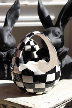 Black Easter, ceramiczny koszyczek naczynie, szachownica, wym.18x15cm