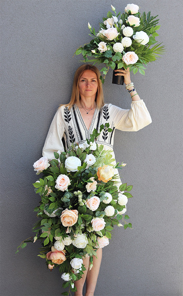 Biała Promesa, jasna wiązanka nagrobna