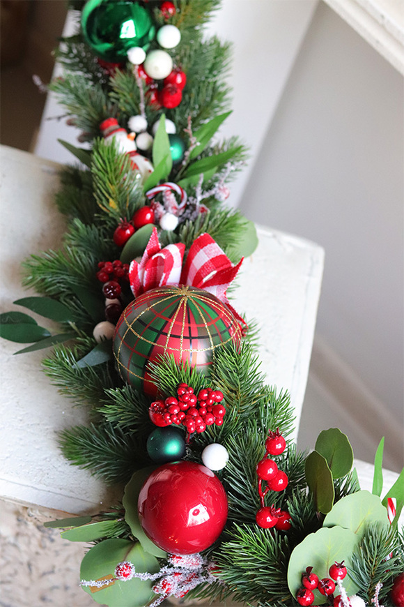 Apart American Christmas, świąteczna girlanda na kominek